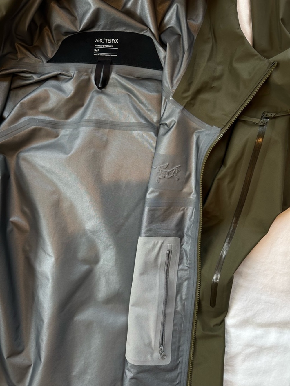 Arc'teryx Beta SL Jacket - Picture 3 of 4